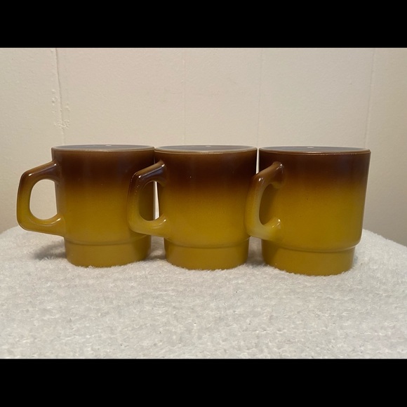 Set of 3 Vintage Anchor Hocking Fire King Ombré Mugs - Picture 1 of 3